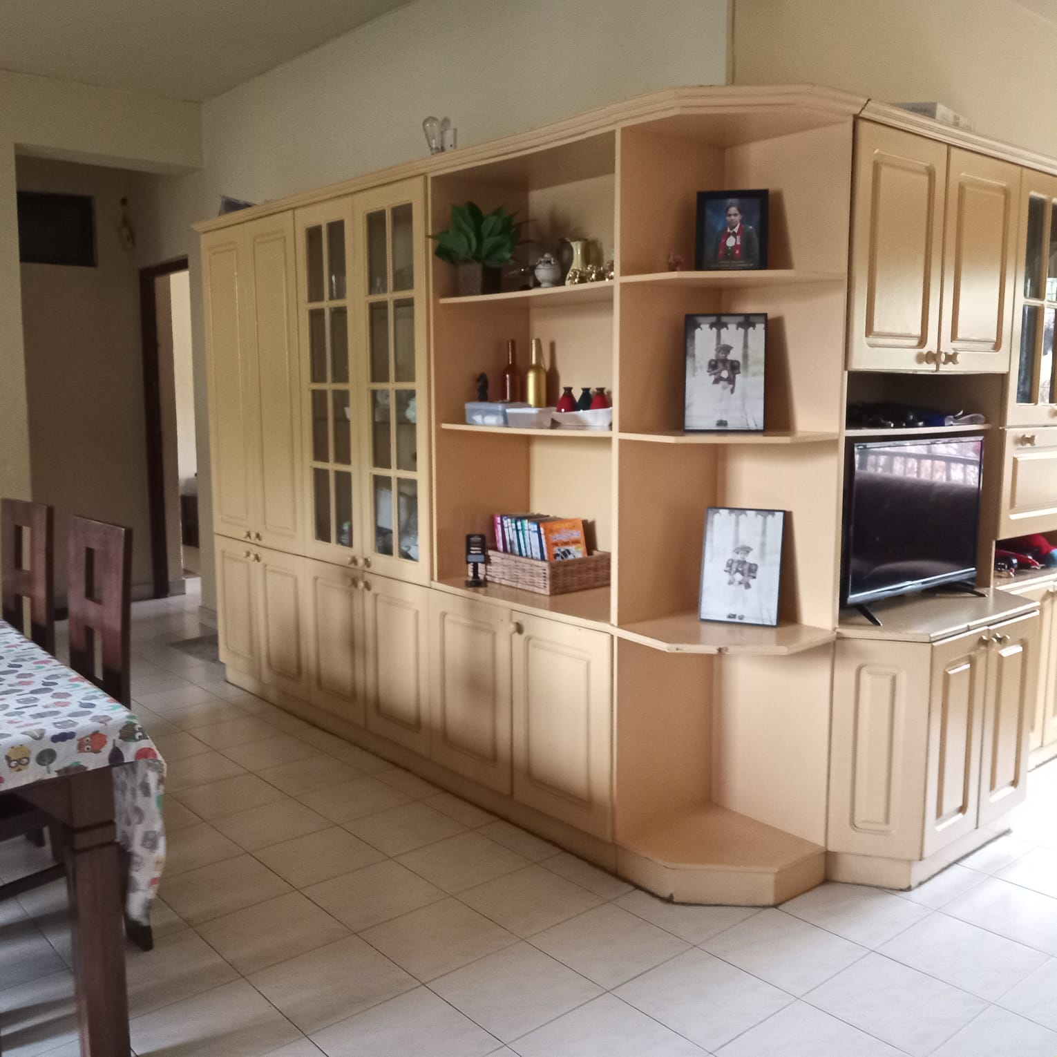 Fully Furnished Apartment for Rent in Elvitigala Mawatha, Colombo 8.