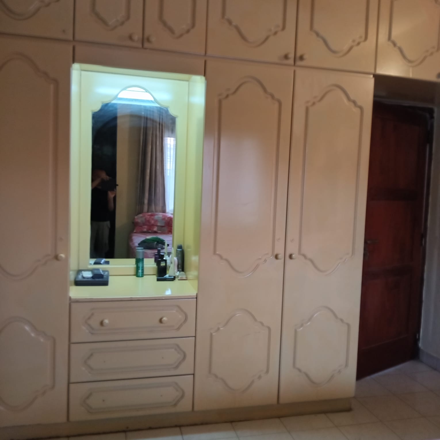 Fully Furnished Apartment for Rent in Elvitigala Mawatha, Colombo 8.